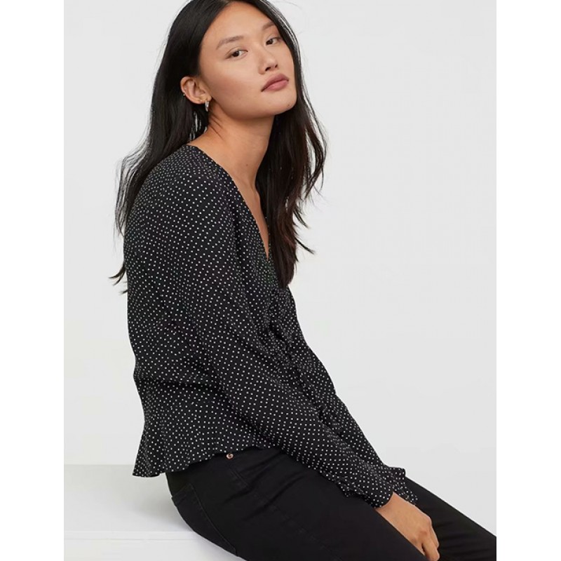 Fashion Black Dots Pattern Decorated V Neckline Blouse Fashion Black Dots Pattern Decorated V Neckline Blouse